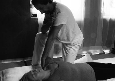 Étirement des bras - Séance de Shiatsu Metz